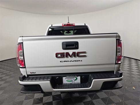Used 2022 GMC Canyon Elevation image 6