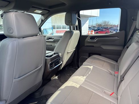 Used 2025 Chevrolet Silverado 1500 LTZ image 9