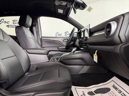 New 2025 Chevrolet Colorado LT w/ LT Convenience Package image 17