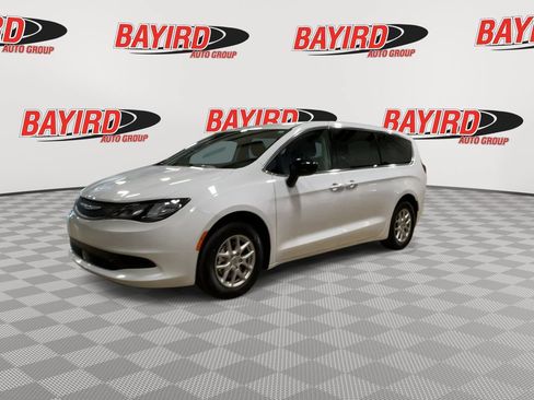 Used 2024 Chrysler Voyager LX FWD image 4