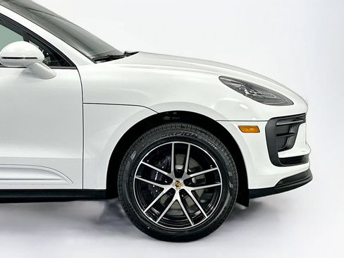 Used 2026 Porsche Macan AWD/4WD image 11