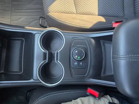 Used 2023 GMC Terrain SLE w/ LPO, Floor Liner Package AWD/4WD image 25