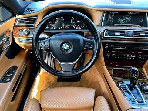 Used 2014 BMW 750Li image 5