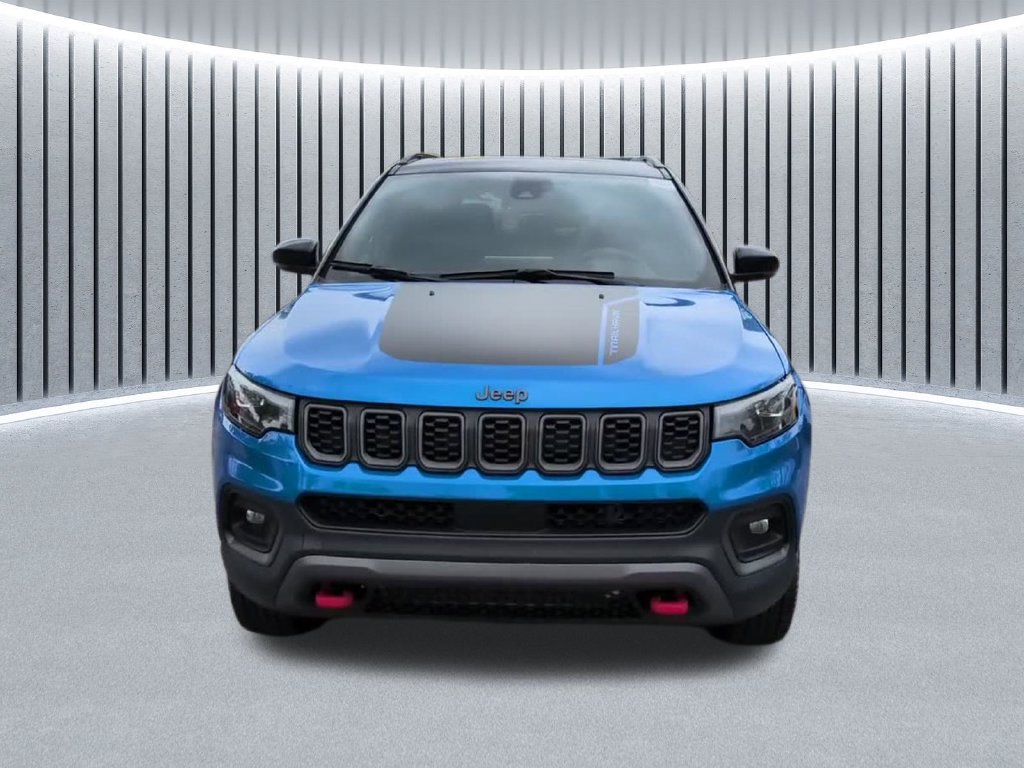 Used 2025 Jeep Compass Trailhawk w/ Trailhawk Elite Group AWD/4WD image 15