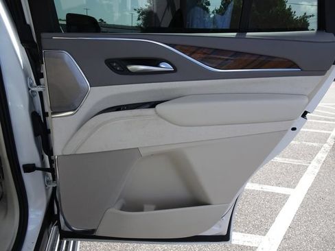 Used 2024 Cadillac Escalade Sport Platinum w/ LPO, ONYX Package AWD/4WD image 21