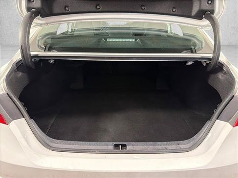 Used 2022 Toyota Camry SE FWD image 18