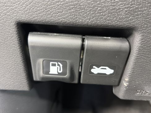 Certified 2025 Nissan Versa SV w/ Trunk Package FWD image 27
