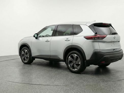 Used 2025 Nissan Rogue SV image 6