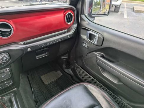 Used 2021 Jeep Wrangler Unlimited Rubicon AWD/4WD image 17