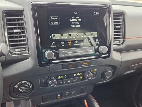 Used 2022 Nissan Frontier PRO-4X w/ Technology Package image 18