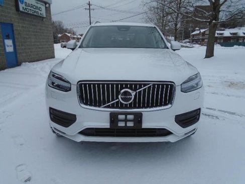 Used 2023 Volvo XC90 B5 Core w/ Protection Package Premier image 4