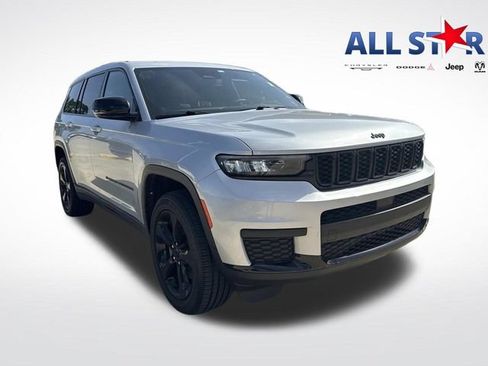 Used 2023 Jeep Grand Cherokee L Laredo RWD image 1