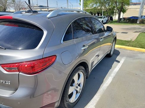 Used 2011 INFINITI FX35 2WD w/ Premium Pkg image 4