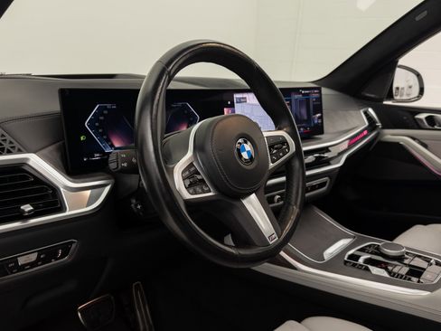 Used 2023 BMW X7 xDrive40i w/ M Sport Package image 42
