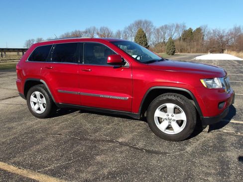Used 2011 Jeep Grand Cherokee Laredo image 1