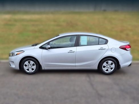 Used 2017 Kia Forte LX w/ LX Popular Package FWD image 8