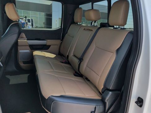 Used 2024 Ford F350 Lariat w/ Lariat Ultimate Package AWD/4WD image 39