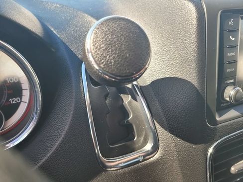 Used 2019 Dodge Grand Caravan SE w/ UConnect Hands-Free Group FWD image 20