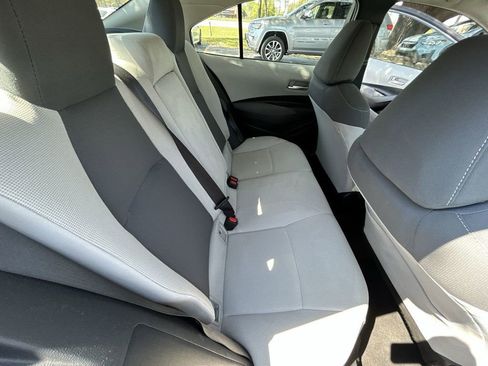 Used 2021 Toyota Corolla LE image 21