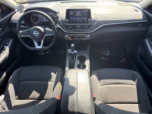 Certified 2025 Nissan Altima 2.5 SV FWD image 15