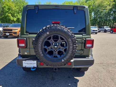 Used 2023 Jeep Wrangler Unlimited w/ Sun & Screen Package AWD/4WD image 5