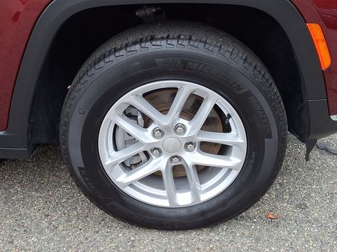 Certified 2024 Jeep Grand Cherokee L Laredo w/ Luxury Tech Group I image 9