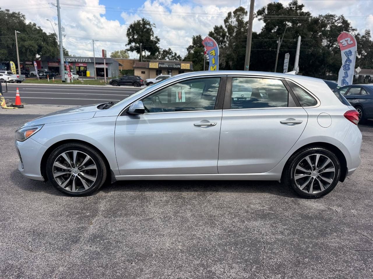 Used 2018 Hyundai Elantra GT w/ Style Package 02 FWD image 10