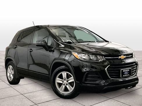 Used 2020 Chevrolet Trax LS w/ Tint and Cruise Package FWD image 2