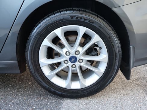 Used 2020 Ford Fusion SE image 13