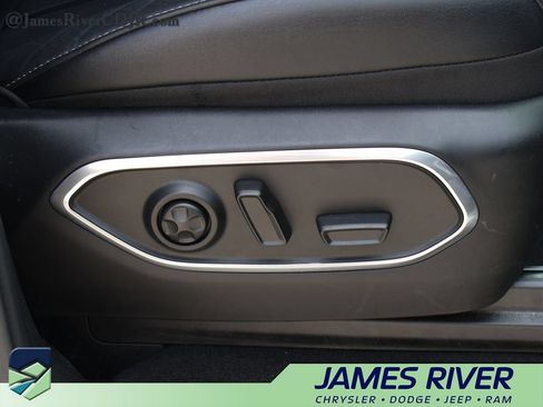 Used 2024 Jeep Wagoneer Series II w/ Flexible Seating Group AWD/4WD image 10