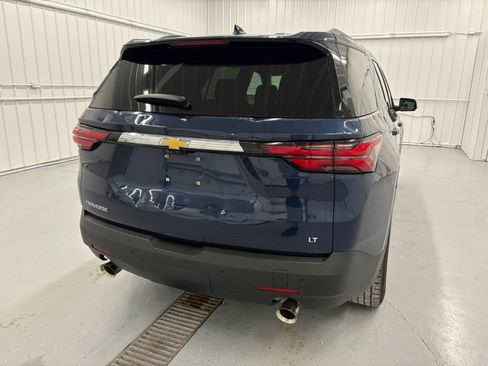 Used 2022 Chevrolet Traverse LT FWD image 12