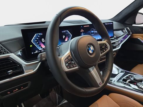 Used 2024 BMW X7 xDrive40i w/ M Sport Package AWD/4WD image 16