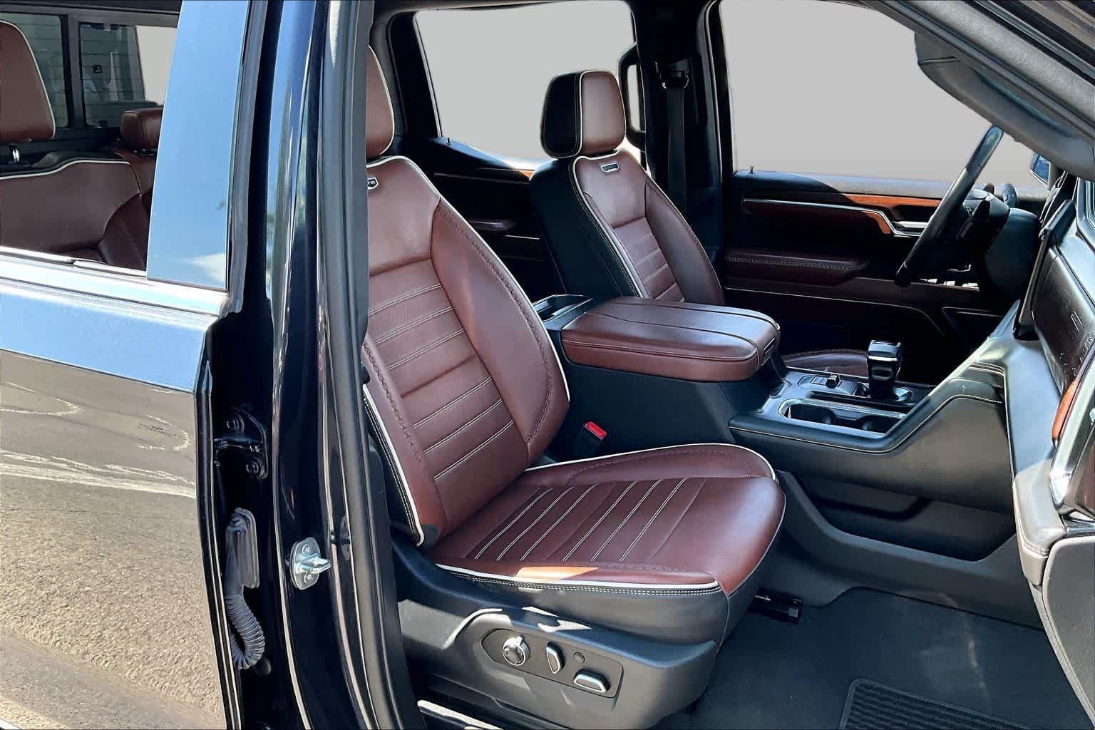 Used 2023 GMC Sierra 1500 Denali Ultimate AWD/4WD image 9