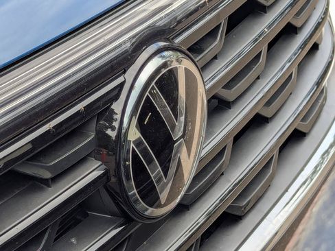 Used 2025 Volkswagen Atlas Cross Sport SE AWD/4WD image 8