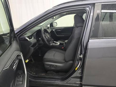Used 2023 Toyota RAV4 XLE w/ Convenience Package image 7