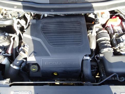 Used 2018 Ford Explorer Platinum image 29