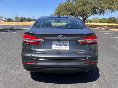 Used 2020 Ford Fusion SE image 8