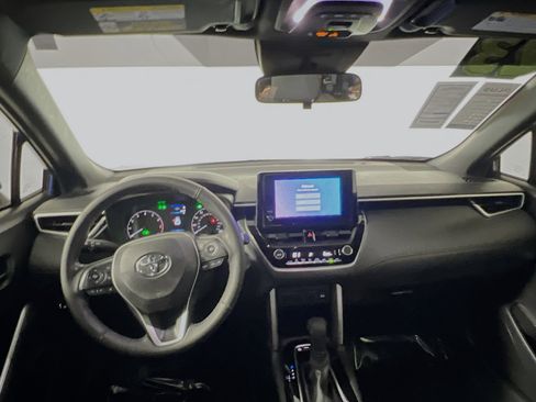 Used 2023 Toyota Corolla Cross SE image 30