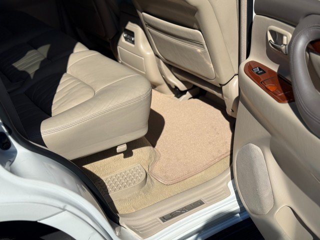 Used 2004 Lexus LX 470 4WD image 37