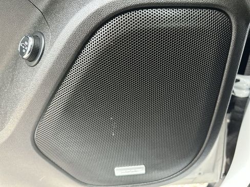 Used 2022 GMC Acadia Denali w/ Denali Technology Package image 33