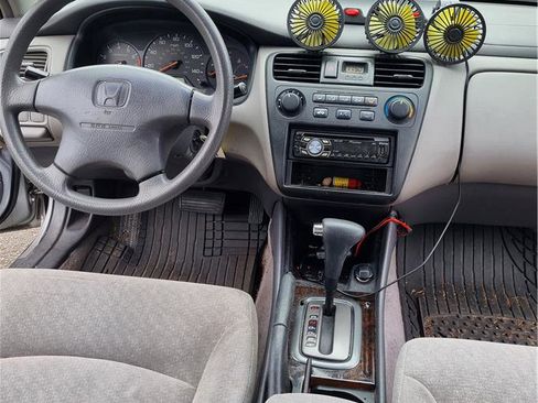 Used 2001 Honda Accord VP image 11
