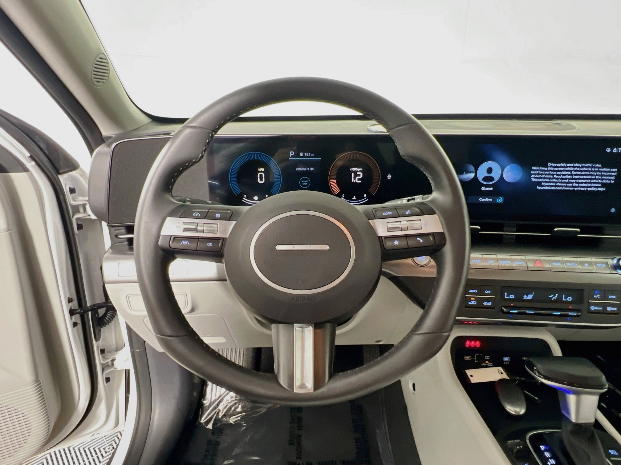 Used 2025 Hyundai Kona SEL AWD/4WD image 18