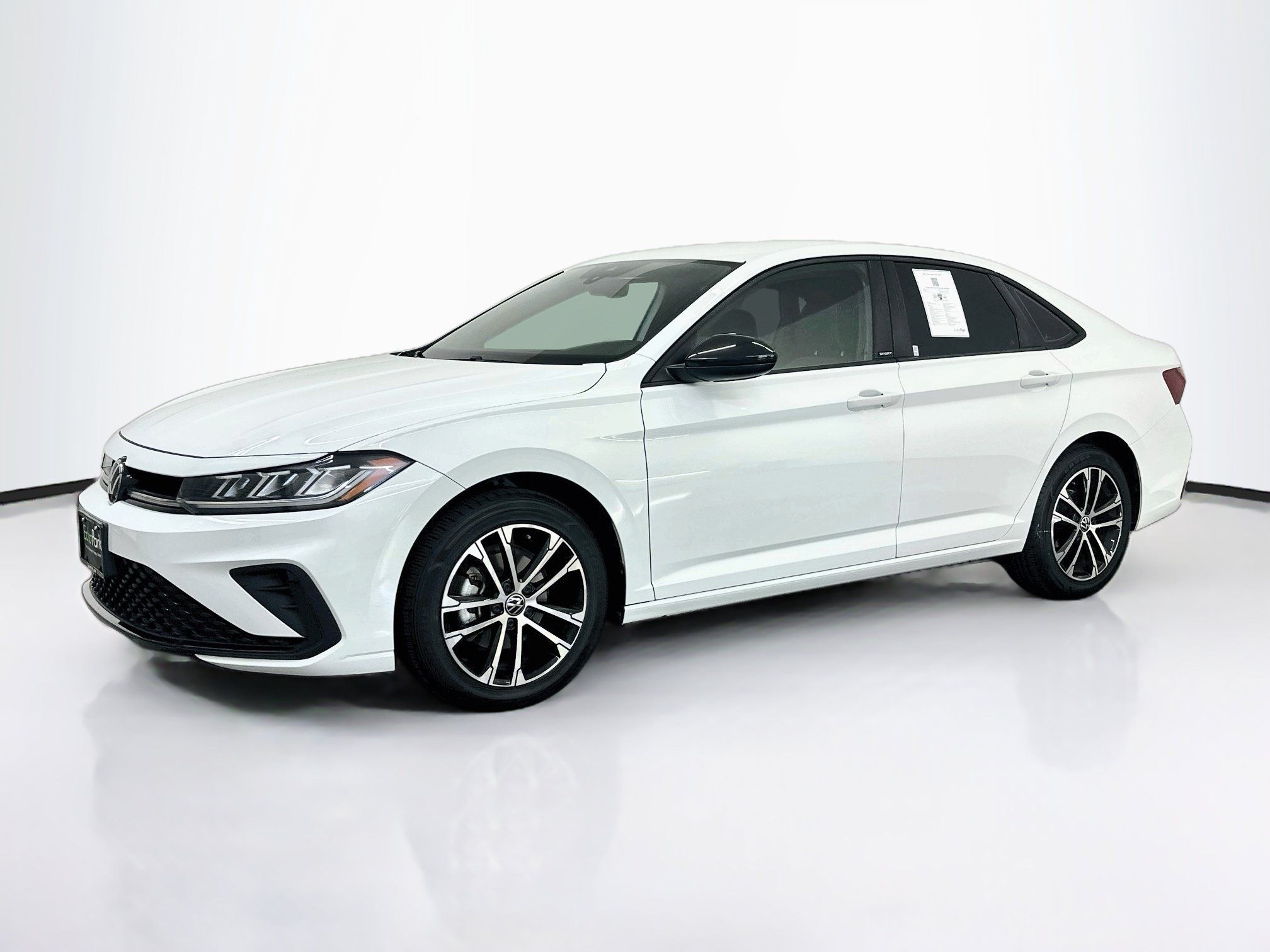 Used 2025 Volkswagen Jetta Sport FWD image 3