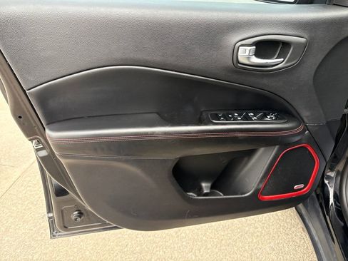 Used 2018 Jeep Compass Trailhawk image 10