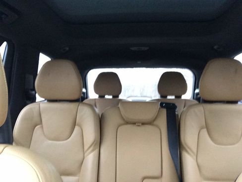 Used 2017 Volvo XC90 T6 Momentum w/ Vision Package image 21