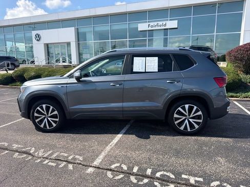 Certified 2022 Volkswagen Taos SE FWD image 6