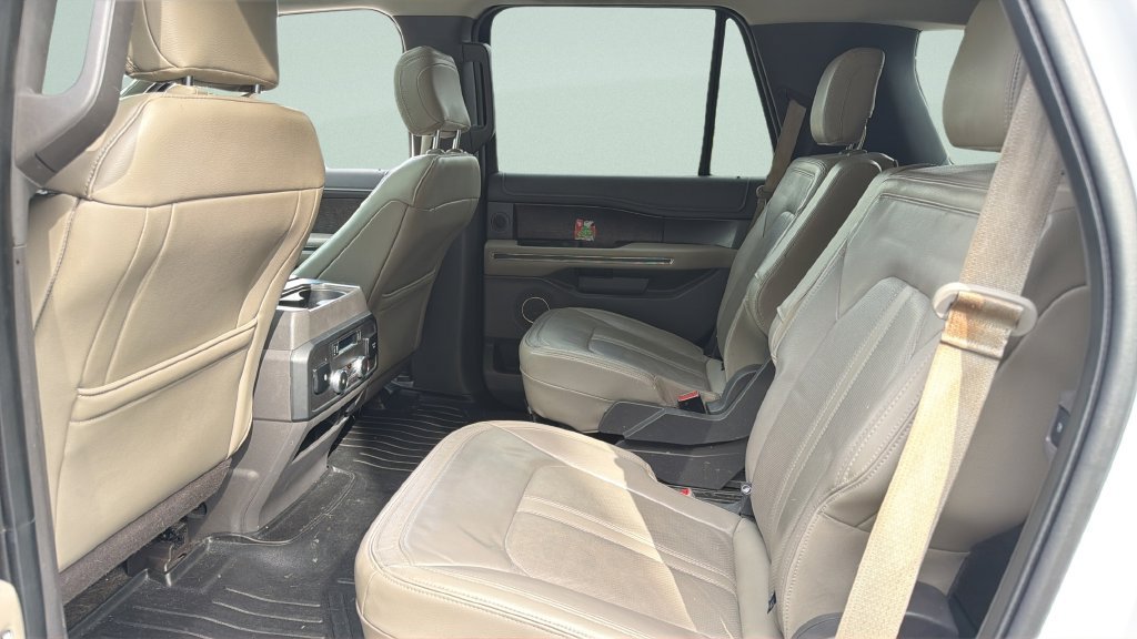 Used 2018 Ford Expedition Limited w/ Equipment Group 302A RWD image 31