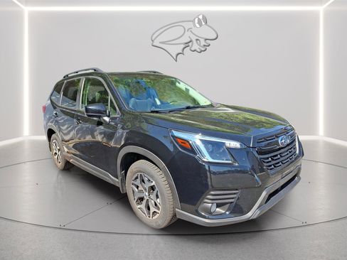 Used 2023 Subaru Forester Premium AWD/4WD image 3