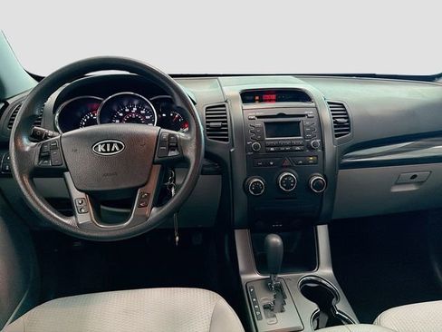 Used 2013 Kia Sorento LX image 22