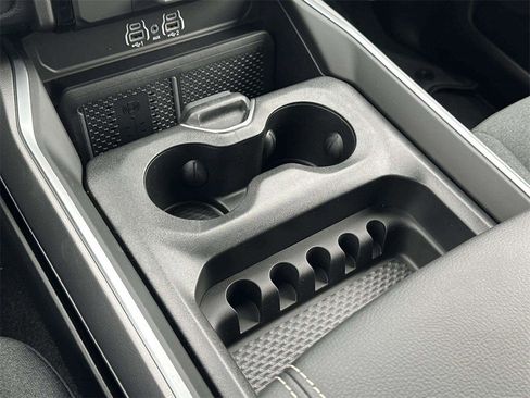 New 2026 RAM 1500 4x4 Crew Cab image 11